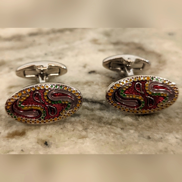Reptilian Artistic Cufflinks - Picture 1 of 2